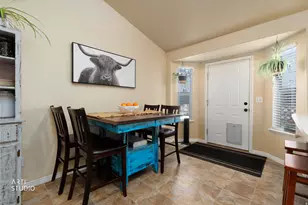 78 N Peach St E, Santaquin, UT 84655 - Photo 12