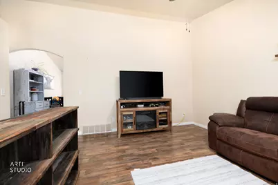 78 N Peach St E, Santaquin, UT 84655 - Photo 6