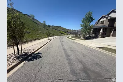 14997 S Eagle Crest Dr, Draper (UT Cnty), UT 84020 - Photo 4