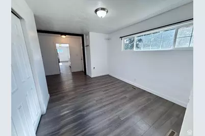 468 S Pioneer Ave, Tooele, UT 84074 - Photo 10