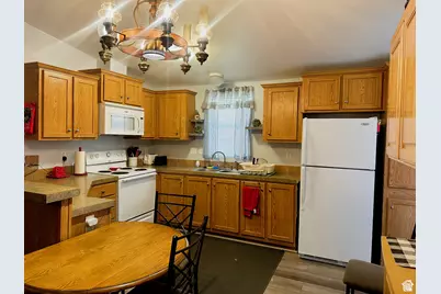 255 White Oak St S #D24 25, Orderville, UT 84758 - Photo 8