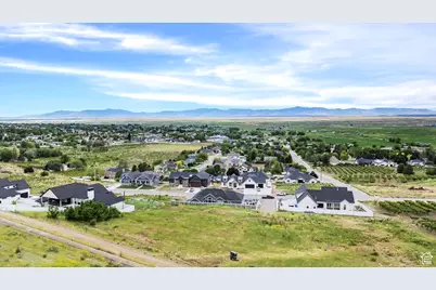 2021 S 100 W #13, Perry, UT 84302 - Photo 10