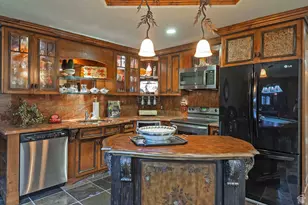 2238 E Cottonwood Cove Ln, Cottonwood Heights, UT 84121 - Photo 64