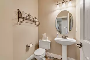 2116 E Falcon Ridge Dr, Draper (UT Cnty), UT 84020 - Photo 14