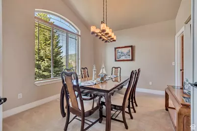 2116 E Falcon Ridge Dr, Draper (UT Cnty), UT 84020 - Photo 6