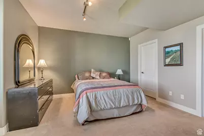 2116 E Falcon Ridge Dr, Draper (UT Cnty), UT 84020 - Photo 28