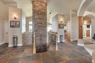 2116 E Falcon Ridge Dr, Draper (UT Cnty), UT 84020 - Photo 4