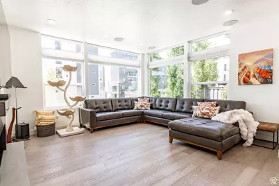 260 W 500 N #4, Salt Lake City, UT 84103 - Photo 2