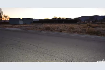 595 N Esquire Pkwy #7, Castle Dale, UT 84513 - Photo 4