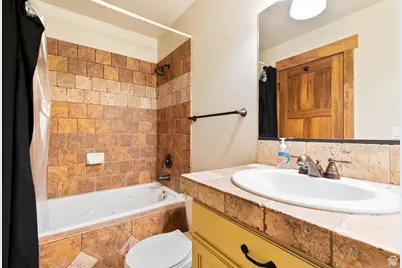 2029 S Cottage Ln, Garden City, UT 84028 - Photo 10