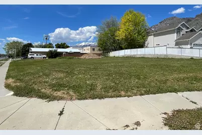 735 S State St, Provo, UT 84606 - Photo 4