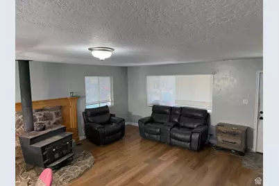 239 W Plum St, Grantsville, UT 84029 - Photo 4