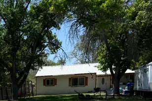 239 W Plum St, Grantsville, UT 84029 - Photo 2