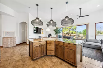 2090 N Tuweap Dr #9, Saint George, UT 84770 - Photo 10