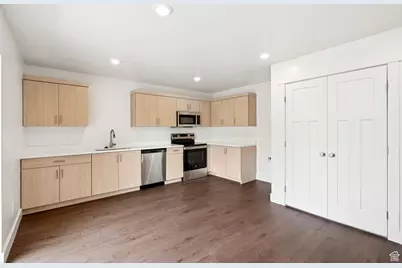 1615 N Angel St #D, Layton, UT 84041 - Photo 14