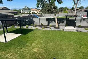 7726 S 3500 E, Cottonwood Heights, UT 84121 - Photo 16