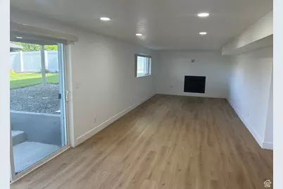 7726 S 3500 E, Cottonwood Heights, UT 84121 - Photo 12