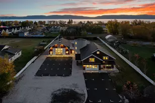 300 S 100 St W, Garden City, UT 84028 - Photo 4