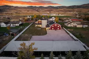 300 S 100 St W, Garden City, UT 84028 - Photo 14