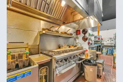 225 W Center St, Provo, UT 84601 - Photo 18