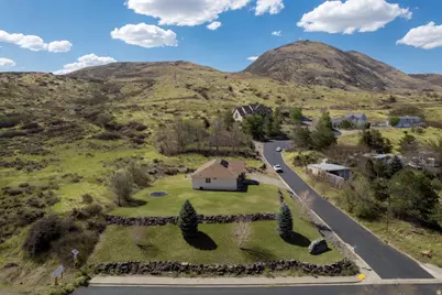 3870 W Mountaintop Cir, Cedar Hills, UT 84062 - Photo 4
