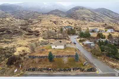 3870 W Mountaintop Cir, Cedar Hills, UT 84062 - Photo 4