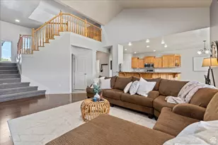 12562 S Majestic Hill Ct, Herriman, UT 84096 - Photo 8