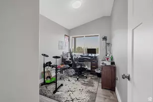 740 W Uzona Ave, Hildale, UT 84784 - Photo 12