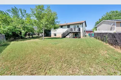 282 E 925 S, Layton, UT 84041 - Photo 8
