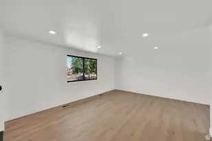 282 E 925 S, Layton, UT 84041 - Photo 10