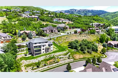 1735 S Temple Ct #203, Bountiful, UT 84010 - Photo 14