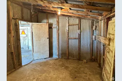 102 S 1000 W, Tremonton, UT 84337 - Photo 54