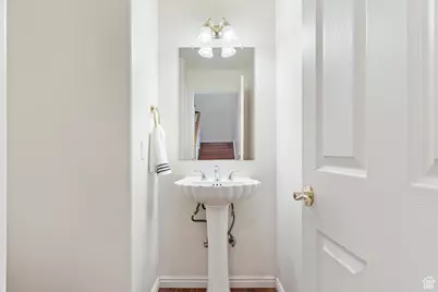 7825 S Spruce Tree Ln, Sandy, UT 84094 - Photo 8