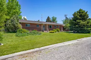 143 E 100 N, Gunnison, UT 84634 - Photo 2