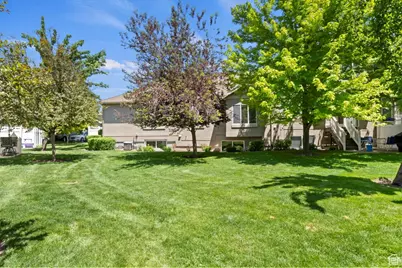 696 S Clearwater Falls Dr E, Layton, UT 84041 - Photo 32