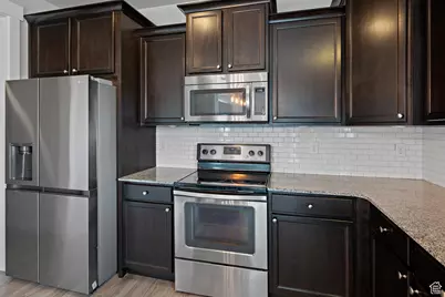 4959 Sagebrush Ln E, Eagle Mountain, UT 84005 - Photo 10