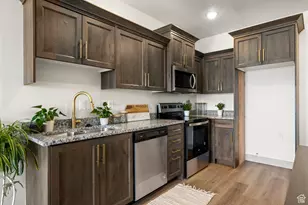 939 N Harbor Village Dr E, Garden City, UT 84028 - Photo 20