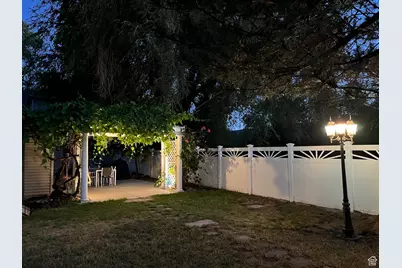 632 W 200 N, Salt Lake City, UT 84116 - Photo 32