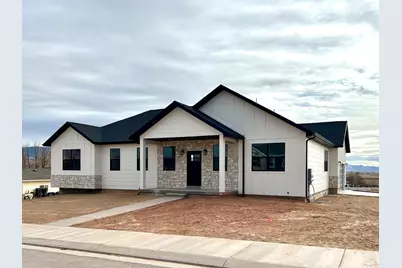 431 W Center St S, Gunnison, UT 84634 - Photo 2