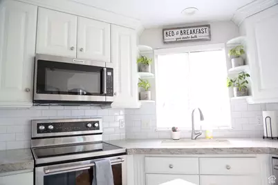 760 E Corner Ridge Dr, Draper, UT 84020 - Photo 8