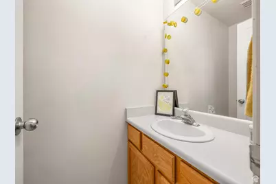 4113 E Cattle Dr, Eagle Mountain, UT 84005 - Photo 8