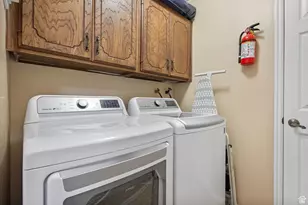 2673 E Toni Cir S, Cottonwood Heights, UT 84121 - Photo 34