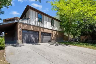 2673 E Toni Cir S, Cottonwood Heights, UT 84121 - Photo 2