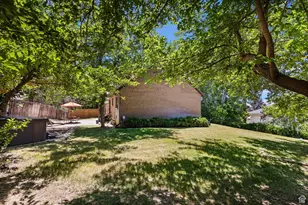 2673 E Toni Cir S, Cottonwood Heights, UT 84121 - Photo 40
