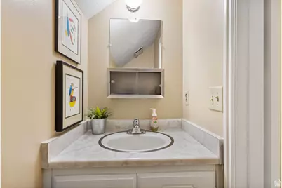 2673 E Toni Cir S, Cottonwood Heights, UT 84121 - Photo 28