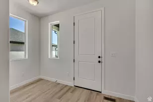 6976 S Skyloop Dr W, West Jordan, UT 84081 - Photo 10