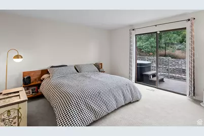 2842 E Oakbrook Cir, Salt Lake City, UT 84108 - Photo 18