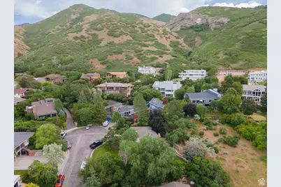 2842 E Oakbrook Cir, Salt Lake City, UT 84108 - Photo 32