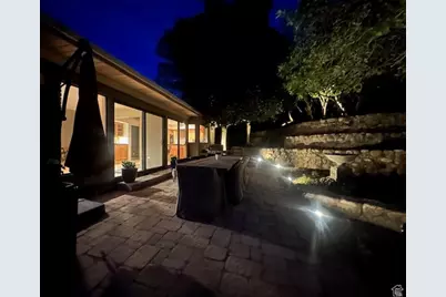 2842 E Oakbrook Cir, Salt Lake City, UT 84108 - Photo 6