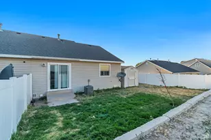 382 N Peach St, Santaquin, UT 84655 - Photo 6